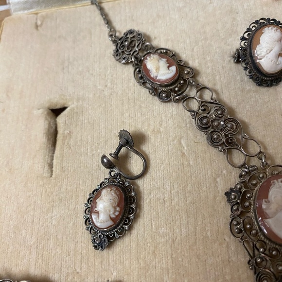 Vintage Camexco Hand Carved Cameo Set - Picture 4 of 14